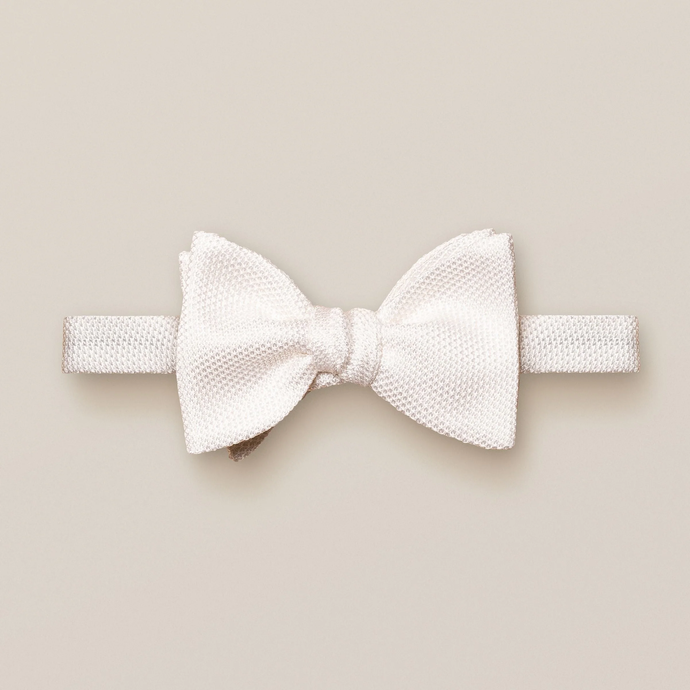 Off-White Grenadine Silk Ready-Tied Bowtie – ETON