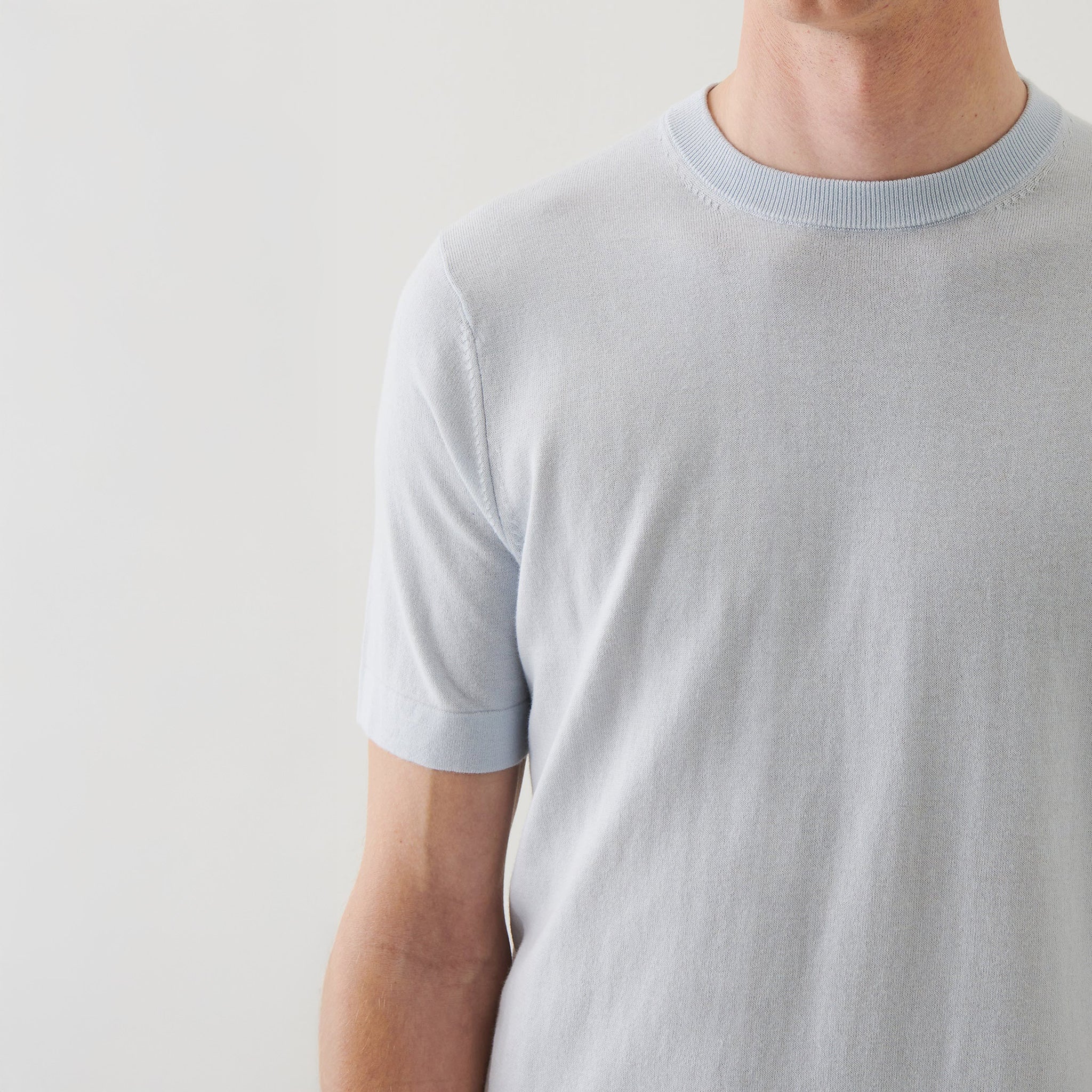 Pale Blue Cotton-Cashmere Short Sleeve Knit Crewneck - Patrick Assaraf - Image 4
